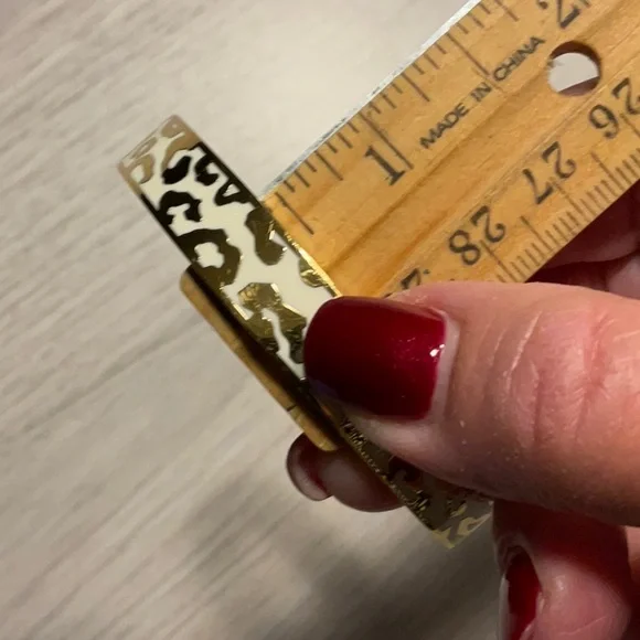 Kate Spade New York Changing Spots Hinge Bracelet Cream Gold- Rare - Picture 16 of 16